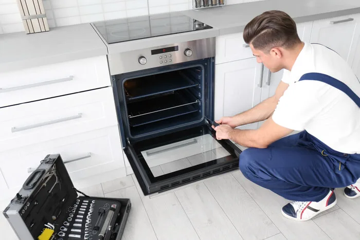 فني صيانة أفران بالرياض